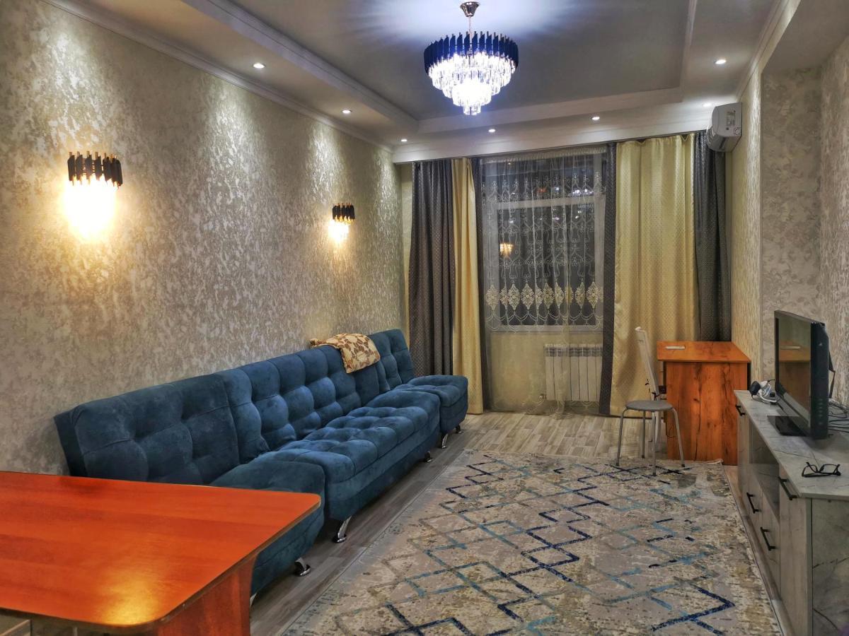 Central Apartment Bishkek Esterno foto