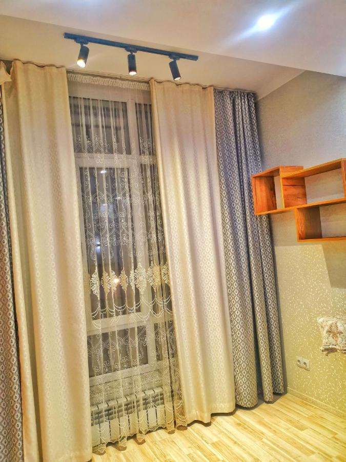 Central Apartment Bishkek Esterno foto