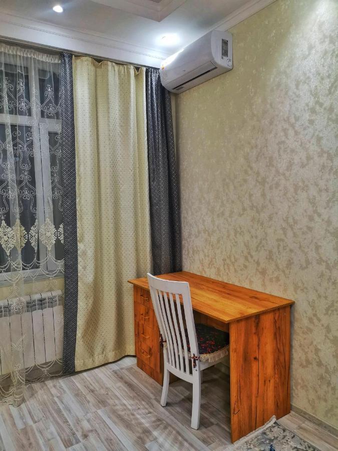 Central Apartment Bishkek Esterno foto