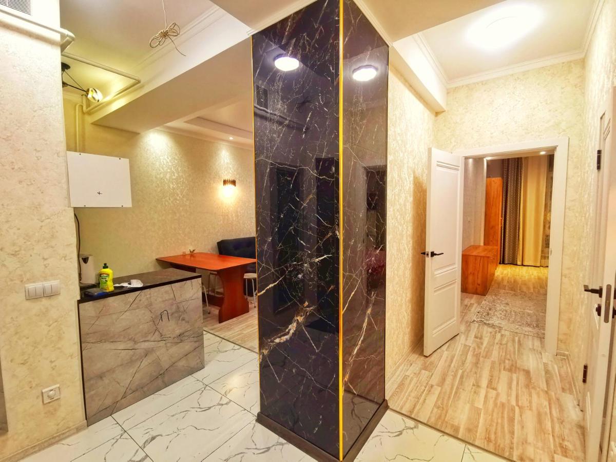 Central Apartment Bishkek Esterno foto