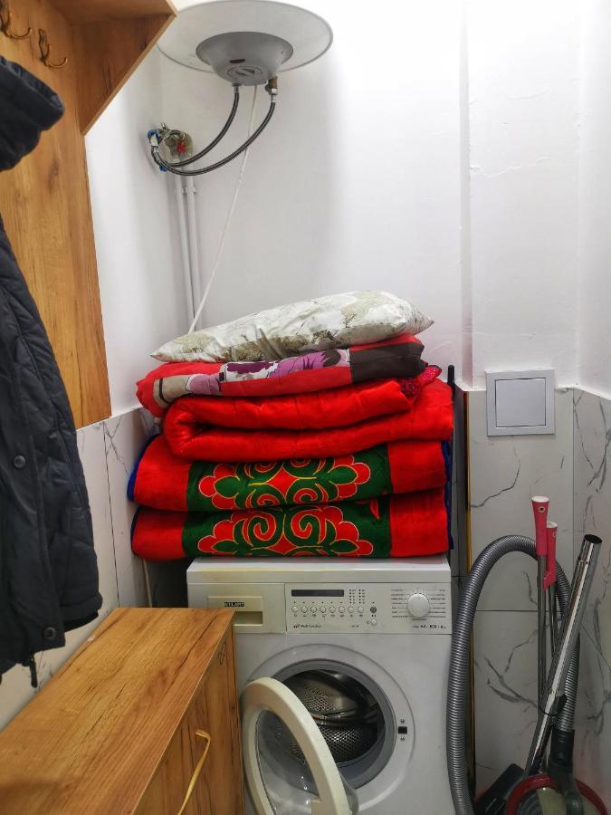 Central Apartment Bishkek Esterno foto